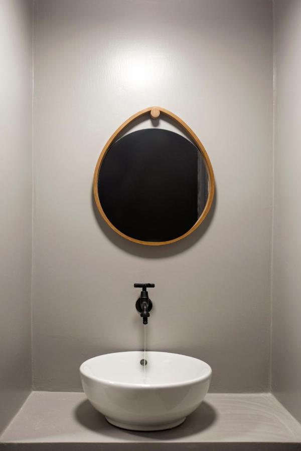 Thisean Modern Suites By Athens Stay Екстериор снимка